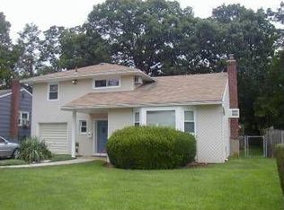 30 Stratford Ct, Bellmore, NY 11710