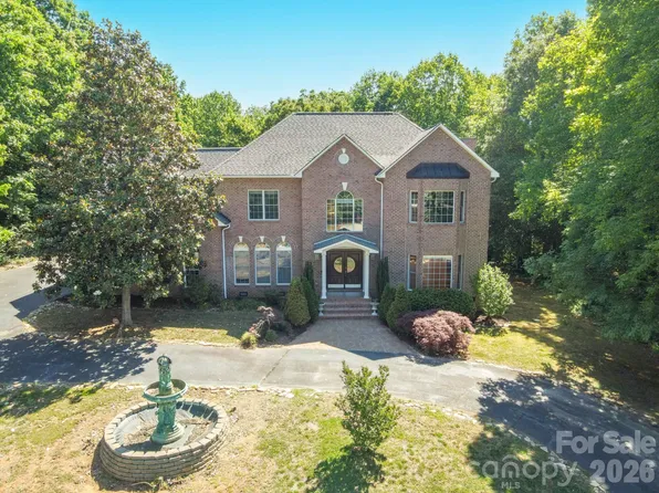 381 Lake Forest Dr, Taylorsville, NC 28681