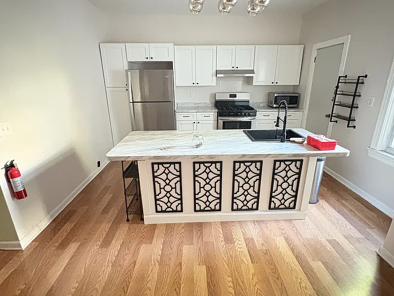 516 Forest St #1 — Photo 5