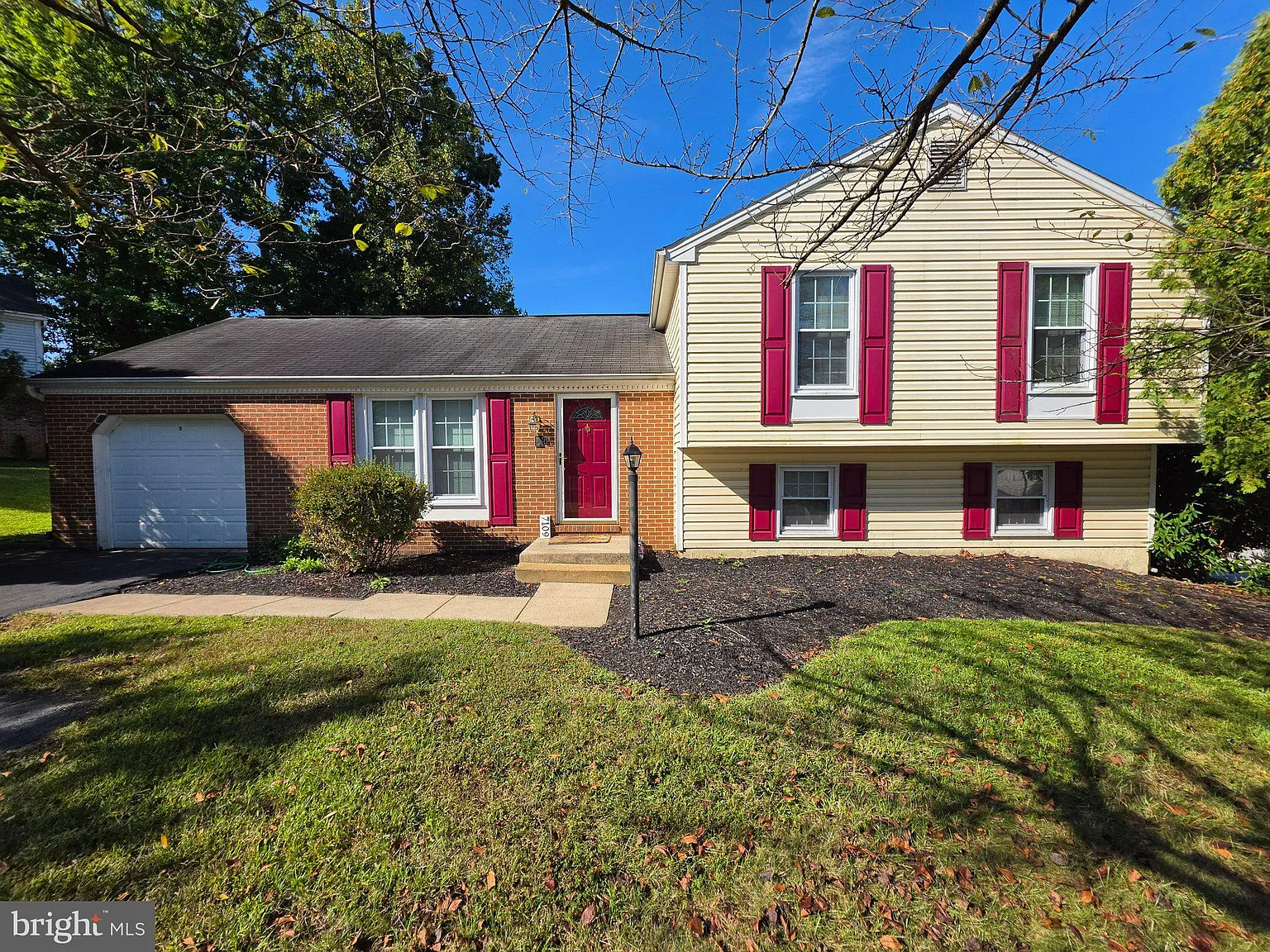 3 bed, 2.5 bath, 1962 sqft, $2,950 — Photo 1