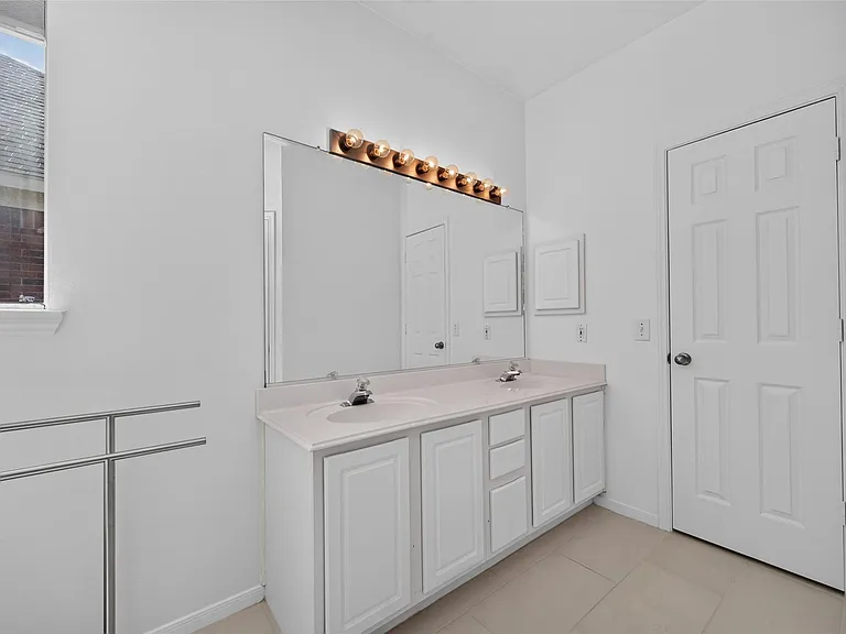 9534 Hanging Moss Trl — Photo 31