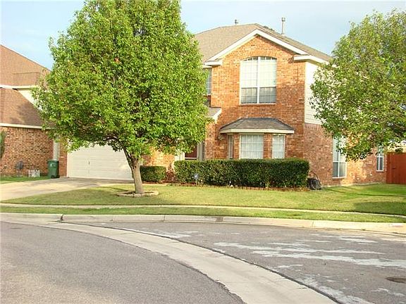 3rd image of 114 Fort Edward Dr