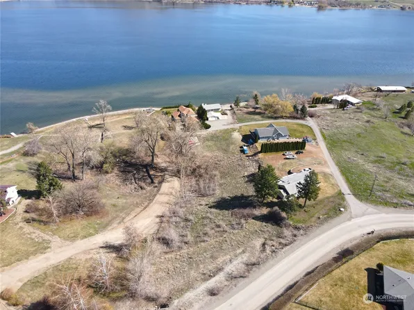 3 Nulton Lane, Oroville, WA 98844