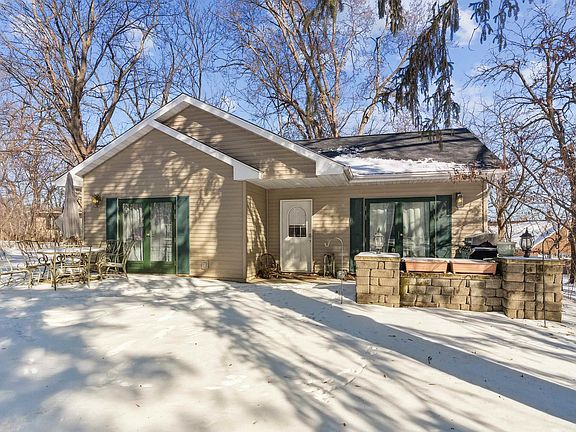 2nd image of 514 Columbia Cir