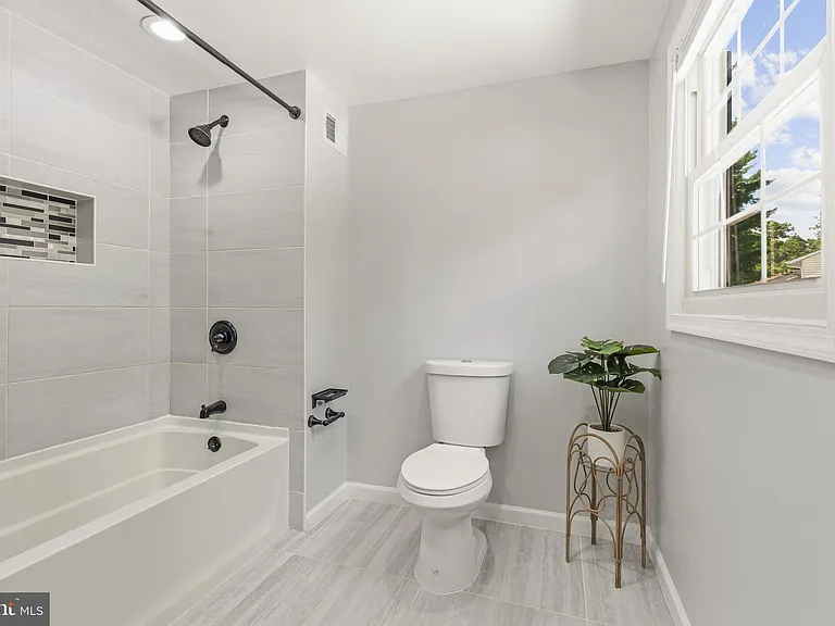 1205 Windermere Ct — Photo 24