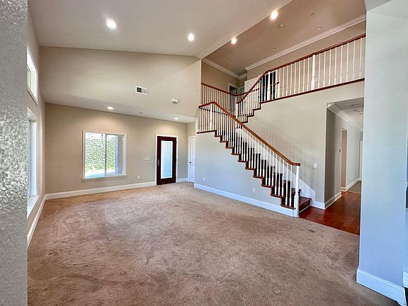 4th image of 13664 Fenton Ave