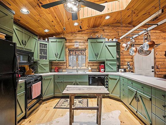 2nd image of 7985 Brookside Dr