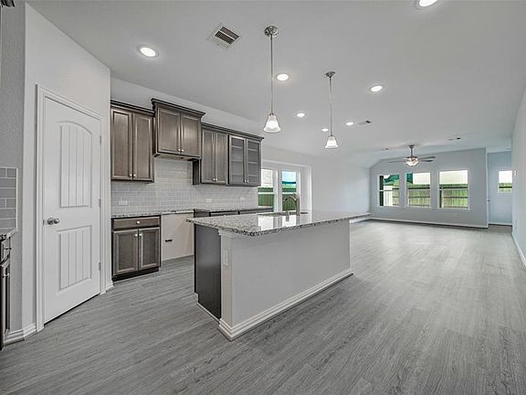 4th image of 22461 Brass Bell Dr