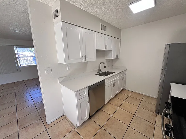 Catalina View Apartments — Photo 4