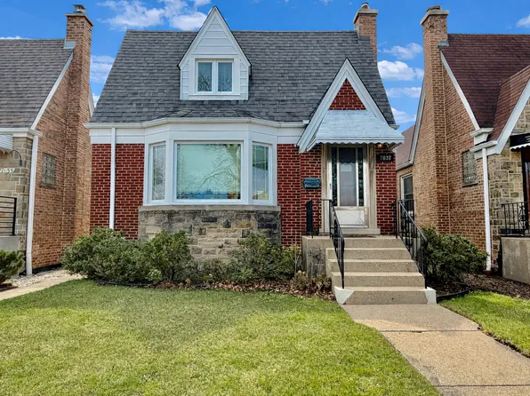 7037 W Henderson St, Chicago, IL 60634