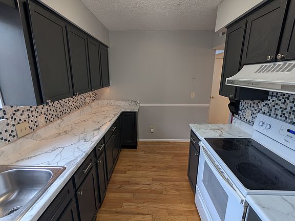 4th image of 42 Briarglen Pl