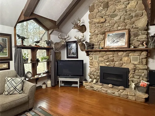 19248 White Oak Trl, Kirksville, MO 63501