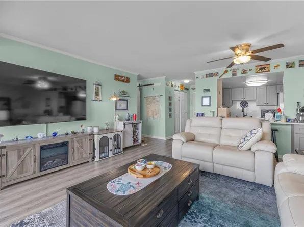 500 Pacific Ave APT 1012, Virginia Beach, VA 23451