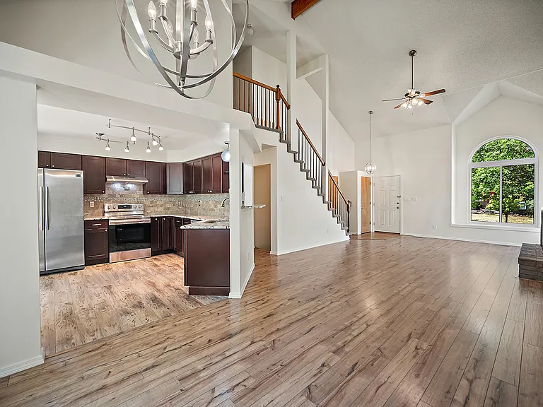 5855 Northwind Dr — Photo 7