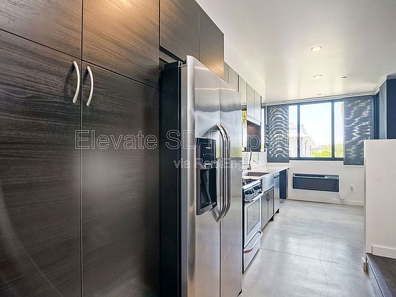 5th image of 1965 Columbia St #7
