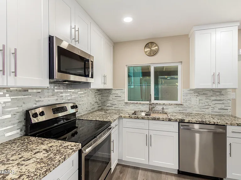 1602 W Rockwood Dr — Photo 17