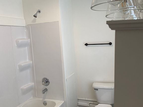 5th image of 629 N Barstow St 2-unit 1