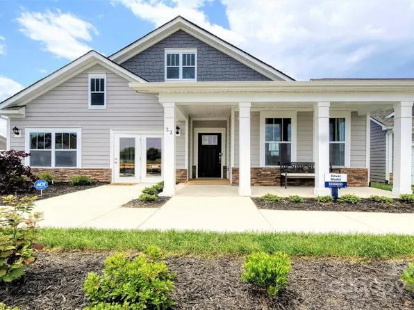 33 Silverthorne Ct, Hendersonville, NC 28792