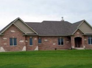 6112 Tomlinson Dr, McHenry, IL 60050