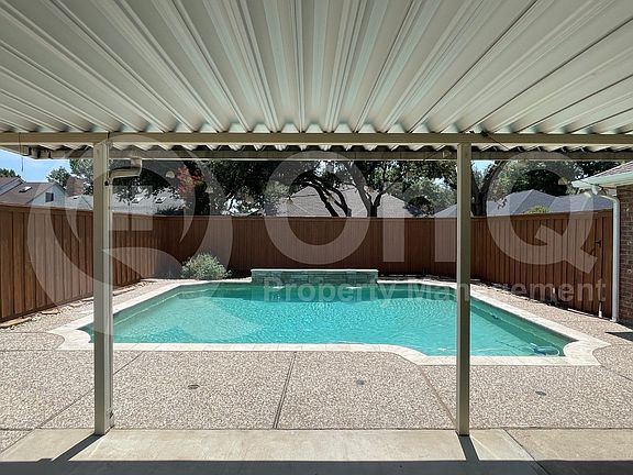 2nd image of 2030 Lansdown Dr