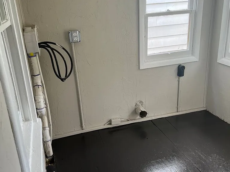 153 E Louther St — Photo 10