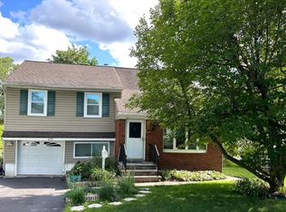 420 Racetrack Rd, Ridgewood, NJ 07450