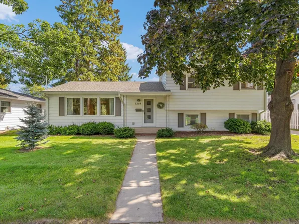 1214 Campbell St, Neenah, WI 54956