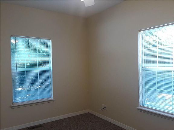 4th image of 110 N School Ave APT 2