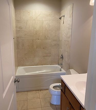 2nd image of 6646 S Greenwood Ave APT 1