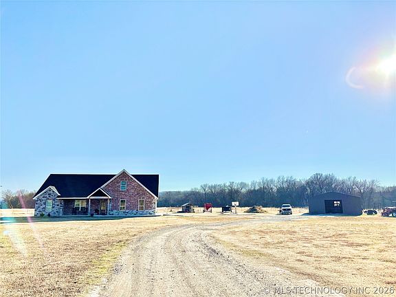 2nd image of 30501 S Fish Creek Rd Unit B