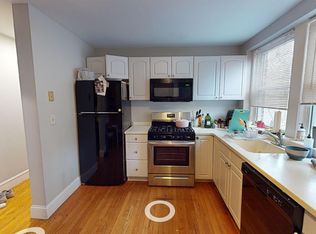 54 Kelly Rd APT 3L, Cambridge, MA 02139