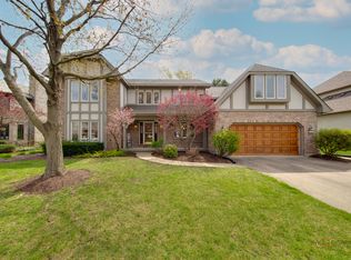 1639 Old Barn Cir, Libertyville, IL 60048