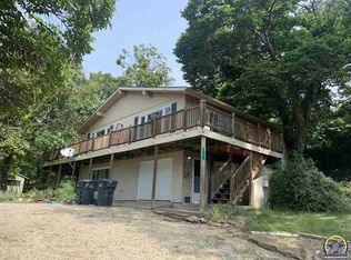 8702 Longview Rd, Ozawkie, KS 66070