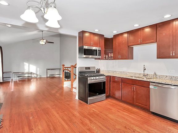 3rd image of 15935 Debra Dr