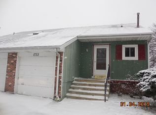 1733 Fulton Ln, Hanover Park, IL 60133