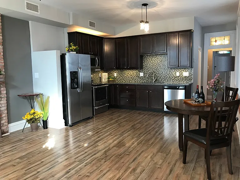 2236 Edwards St — Photo 3