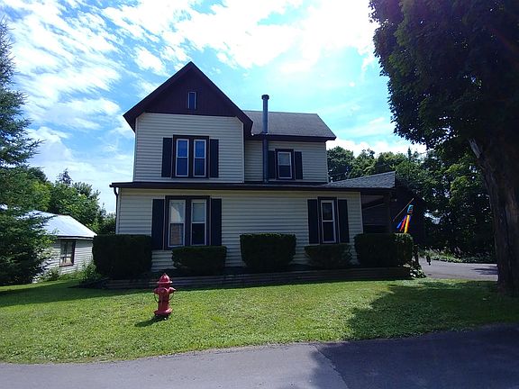 5th image of 420 Church St