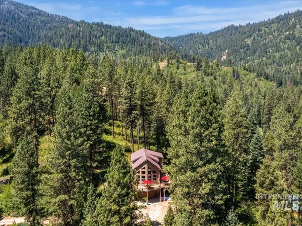 20 Shadow Rd, Garden Valley, ID 83622