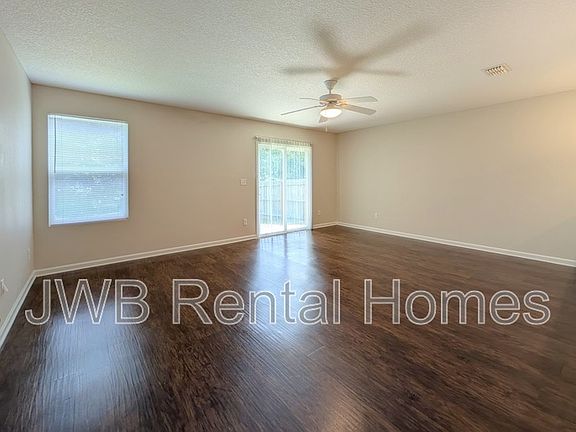 5th image of 7147 Alton Ave