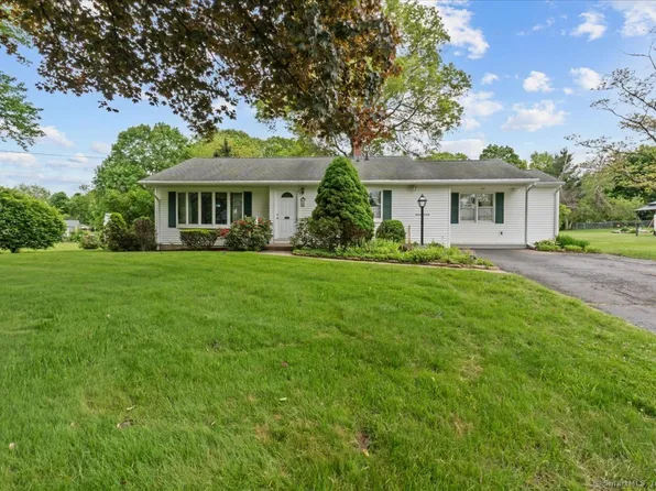 129 Mohawk Drive, Wallingford, CT 06492