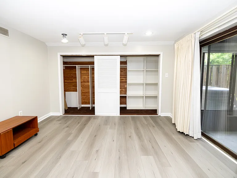 10265 Windstream Dr — Photo 24