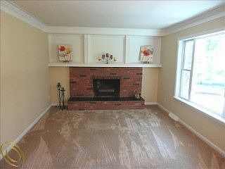 3rd image of 965 Lakeview Blvd
