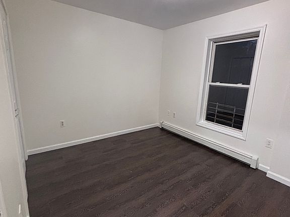 5th image of 384 Ellison St #2