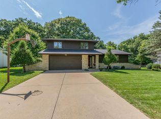 703 Green Valley Ter SE, Cedar Rapids, IA 52403
