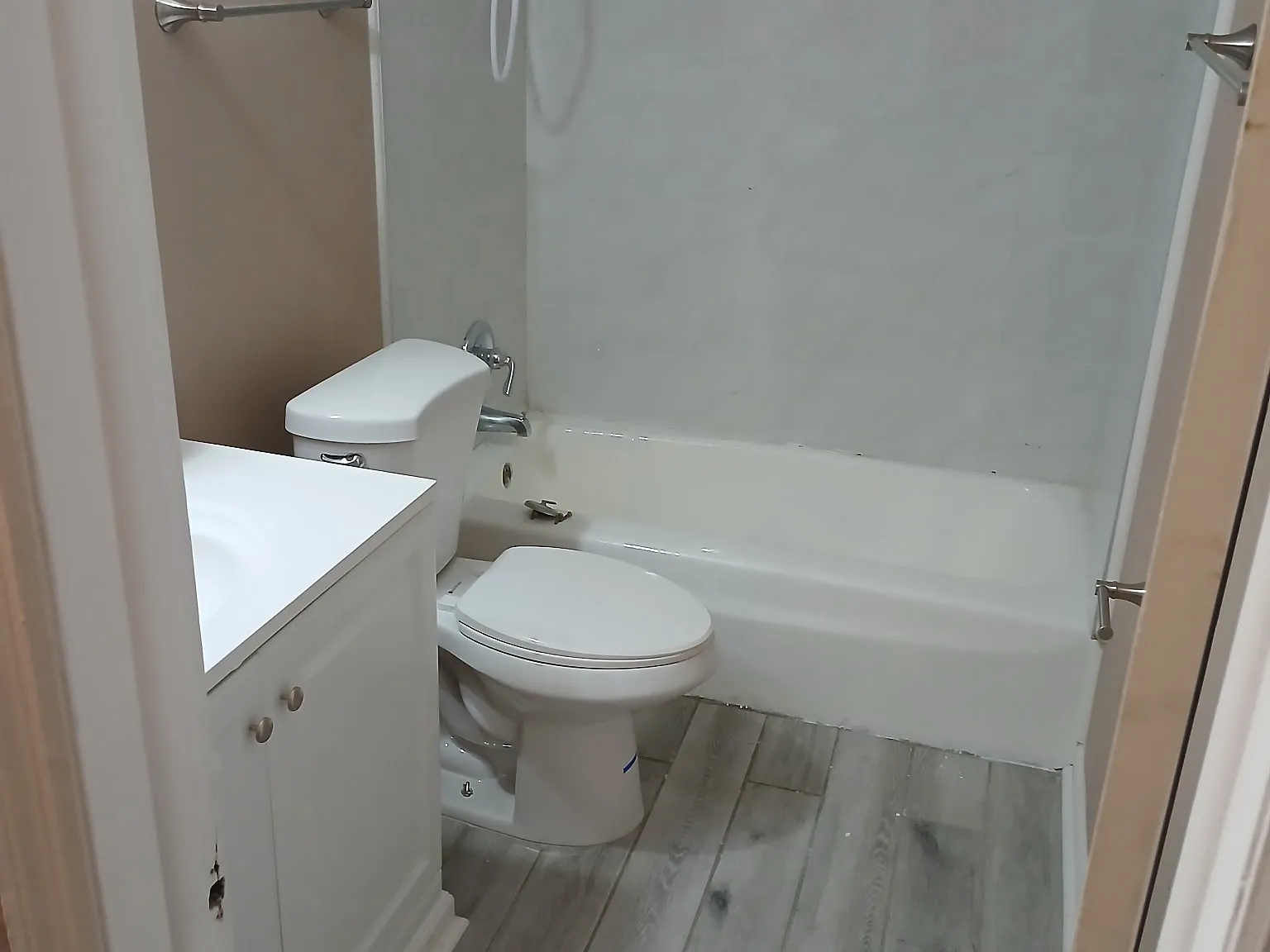 University Place Apartments — Photo 4