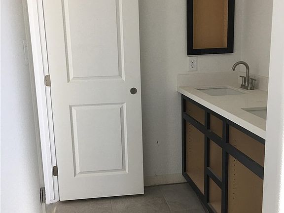 5th image of 8433 E 34th Ln