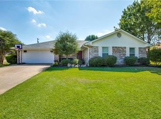 202 Hillcrest St, Lake Dallas, TX 75065