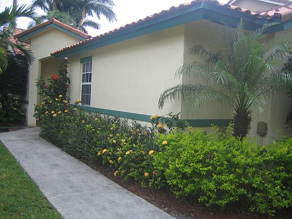 3/2 Ready to move in condition home