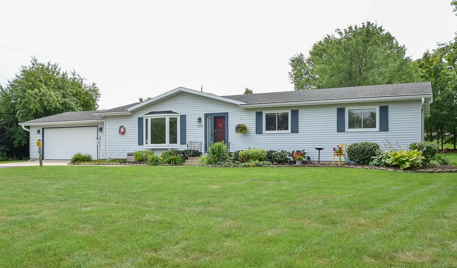 N70W14973 Terrace Dr photo 1
