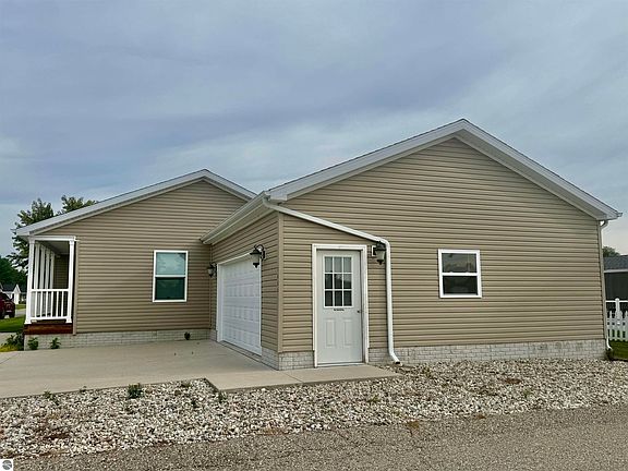 3rd image of 7554 Veranda Way